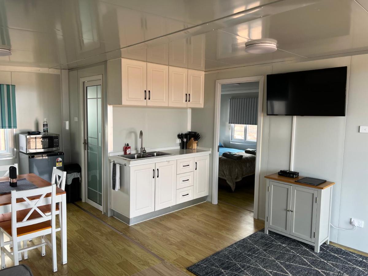 White Cliffs Self Contained Cabin Accommodation Exteriör bild